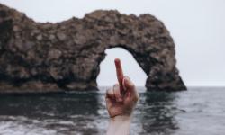 Featured image of post 我對學弟比了中指